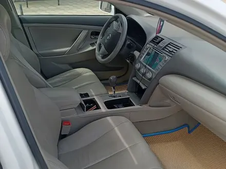Toyota Camry 2011 года за 5 500 000 тг. в Атырау – фото 10