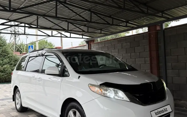Toyota Sienna 2014 года за 11 500 000 тг. в Алматы