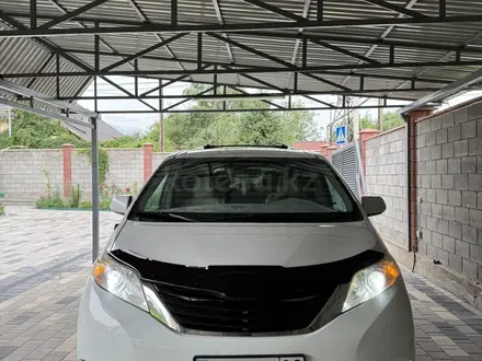 Toyota Sienna 2014 года за 11 500 000 тг. в Алматы – фото 2