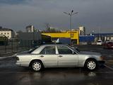 Mercedes-Benz E 230 1991 года за 1 200 000 тг. в Алматы – фото 4