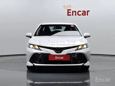 Toyota Camry 2019 года за 7 500 000 тг. в Алматы – фото 2