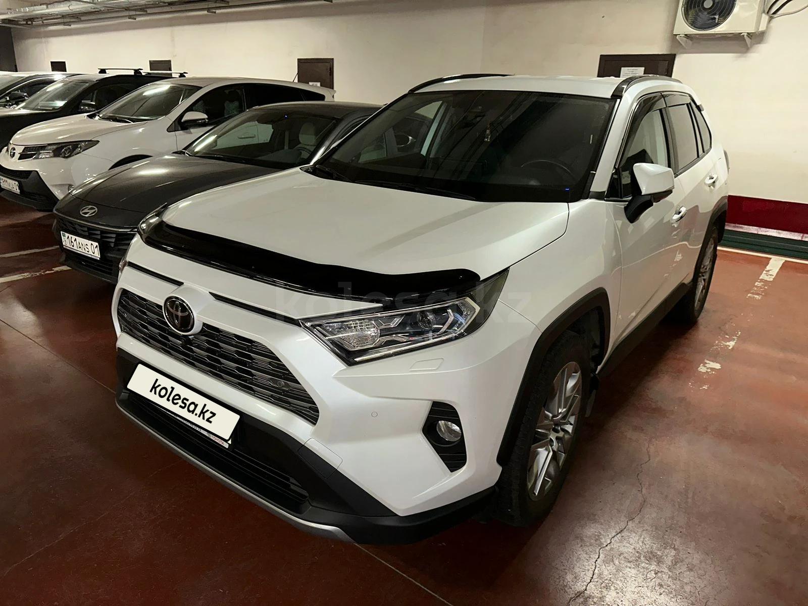 Toyota RAV4 2021 г.