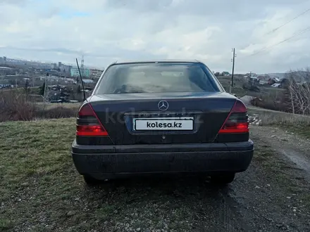 Mercedes-Benz C 180 1994 года за 1 900 000 тг. в Усть-Каменогорск – фото 7