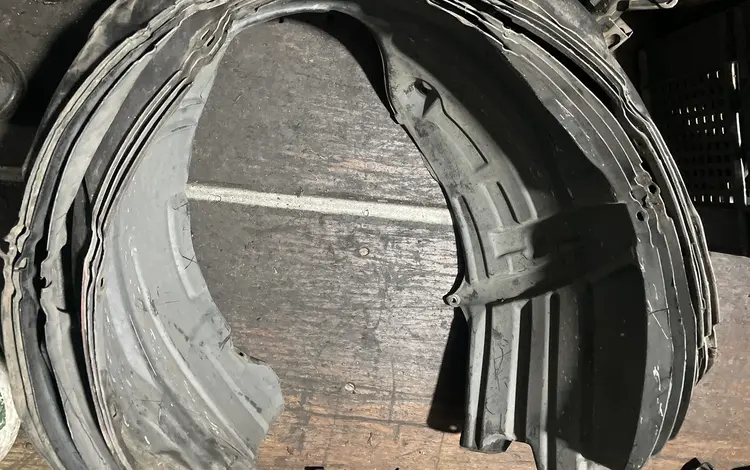 Камри 40 подкрыльники за 35 000 тг. в Алматы