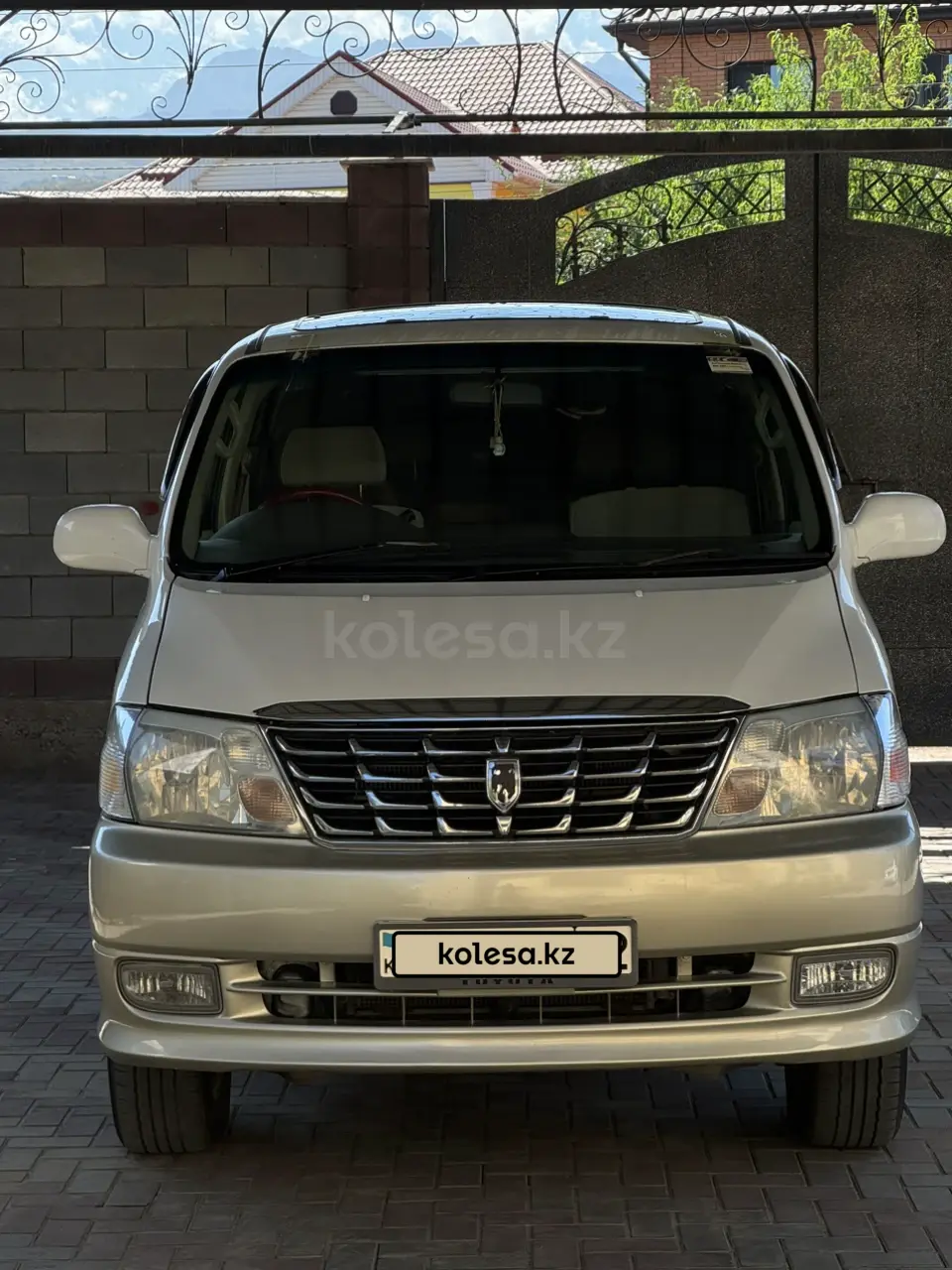 Toyota Grand HiAce, 2001