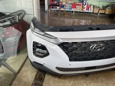 Бампер передний Hyundai Santa Fe за 16 000 тг. в Алматы