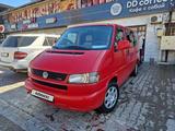 Volkswagen Caravelle 1998 года за 4 500 000 тг. в Шымкент