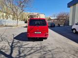 Volkswagen Caravelle 1998 года за 4 500 000 тг. в Шымкент – фото 3