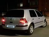 Volkswagen Golf 2003 годаүшін2 400 000 тг. в Семей