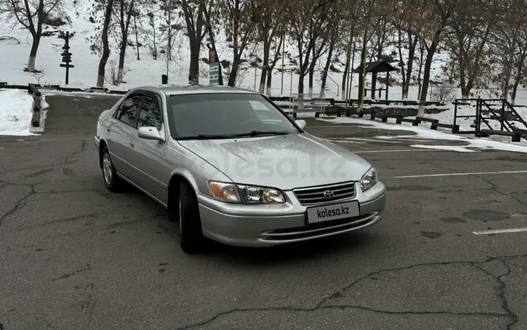 Toyota Camry 2001 годаүшін3 400 000 тг. в Алматы