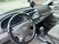 Toyota Camry 2002 года за 4 100 000 тг. в Астана – фото 3