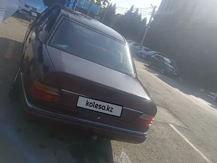 Mercedes-Benz E 200 1991 года за 1 200 000 тг. в Алматы