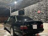 Mercedes-Benz E 320 1994 года за 2 800 000 тг. в Шымкент – фото 4