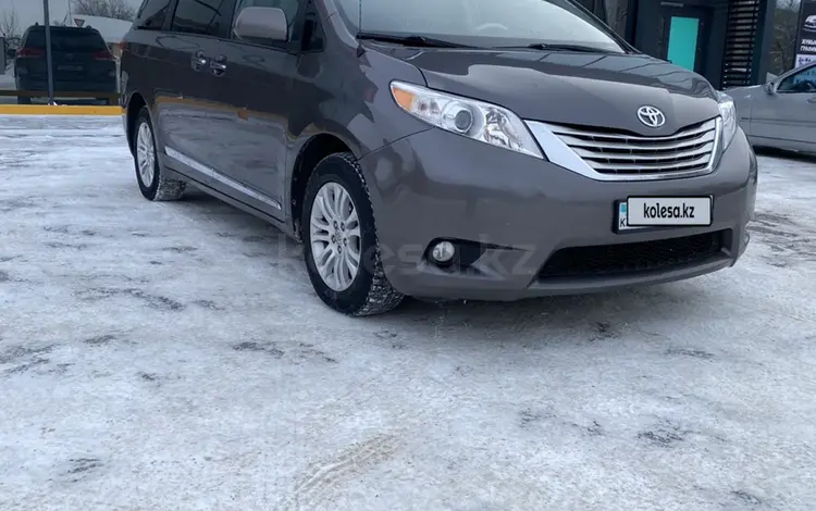 Toyota Sienna 2013 года за 10 500 000 тг. в Атырау