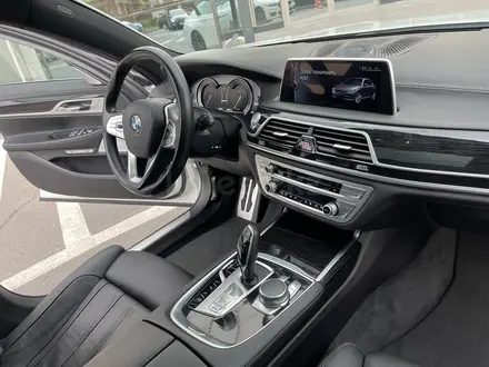 BMW 740 2017 года за 24 975 000 тг. в Астана – фото 36