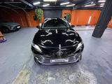 Toyota Camry 2018 года за 15 500 000 тг. в Астана – фото 2