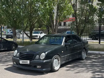 Mercedes-Benz E 240 1995 года за 2 400 000 тг. в Астана