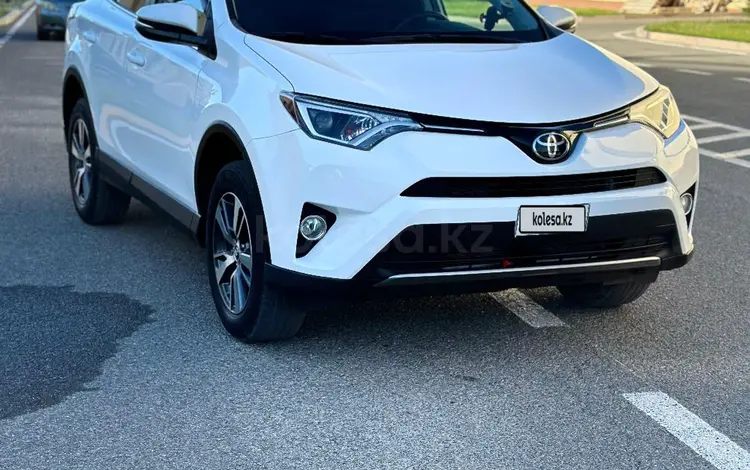 Toyota RAV4 2018 годаүшін9 500 000 тг. в Атырау