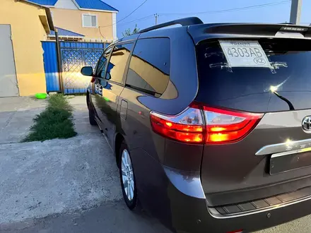 Toyota Sienna 2016 года за 11 500 000 тг. в Уральск – фото 13