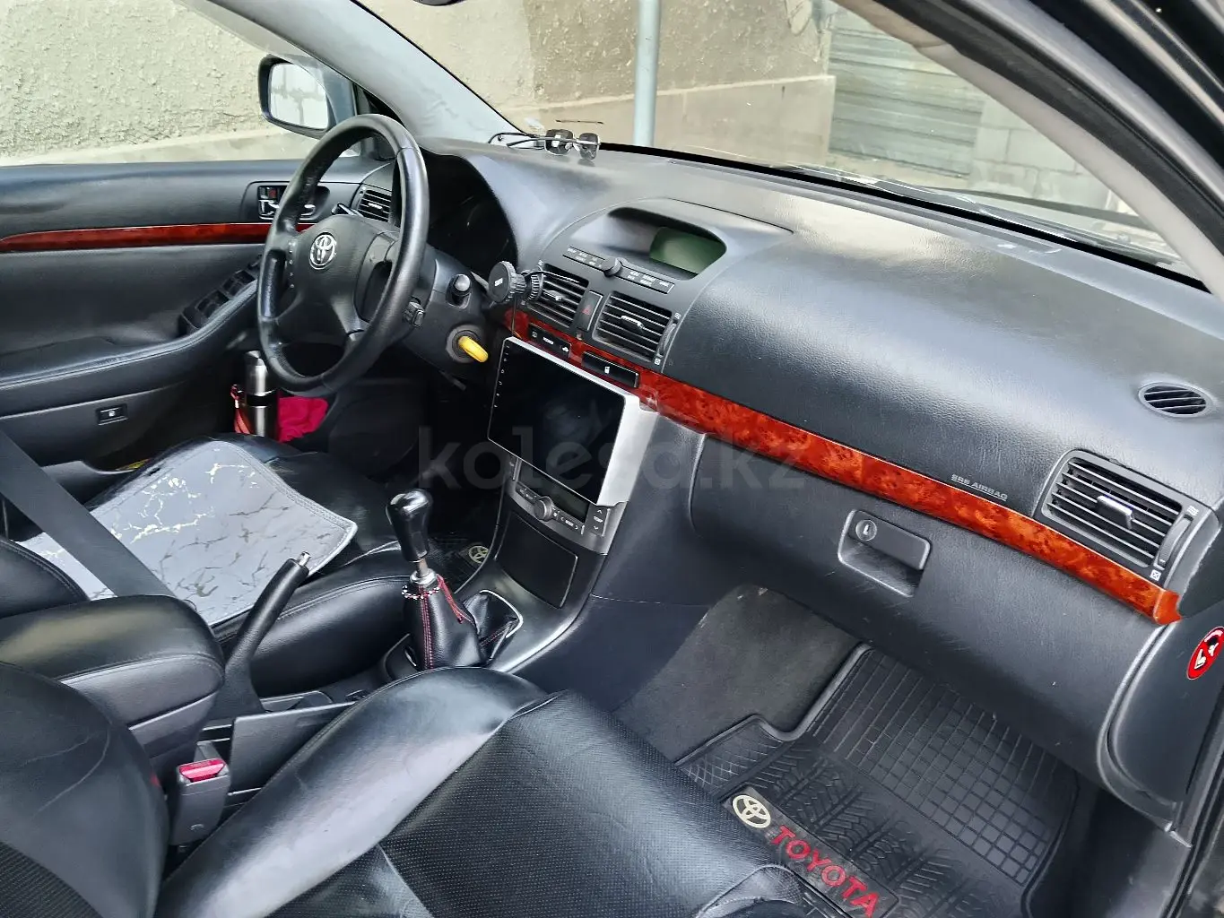 Toyota Avensis, 2004