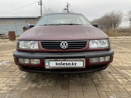 Volkswagen Passat 1994 года за 1 600 000 тг. в Уральск – фото 12