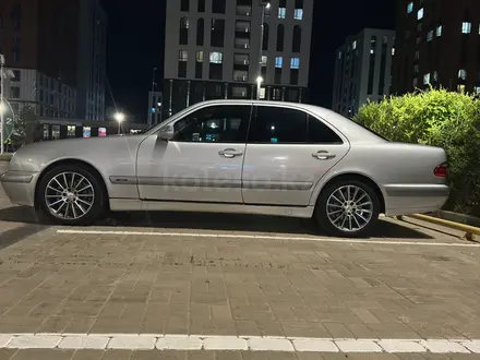 Mercedes-Benz E 240 2000 года за 5 500 000 тг. в Алматы – фото 9