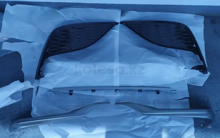 Накладка на Toyota Camry 75 USA SE губа, ресничка, оправа за 10 000 тг. в Алматы