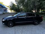 Skoda Superb 2011 годаfor5 400 000 тг. в Усть-Каменогорск – фото 5