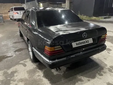 Mercedes-Benz E 200 1992 года за 1 100 000 тг. в Шымкент