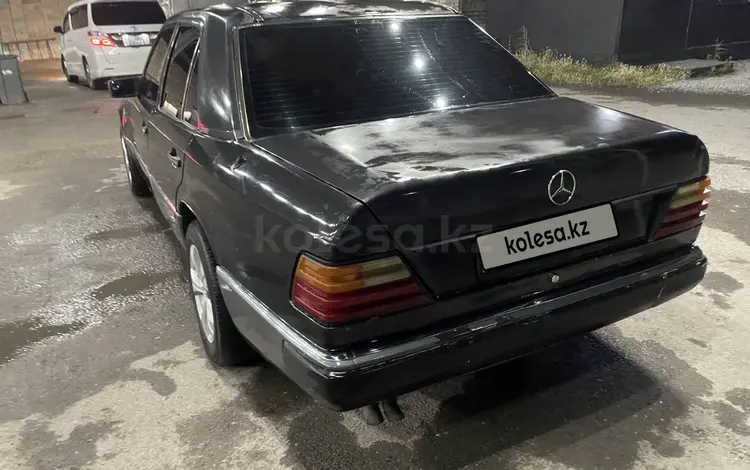 Mercedes-Benz E 200 1992 года за 1 100 000 тг. в Шымкент
