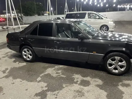 Mercedes-Benz E 200 1992 года за 1 100 000 тг. в Шымкент – фото 7