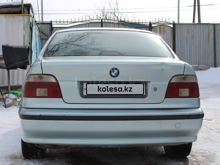 BMW 523 1997 года за 2 600 000 тг. в Алматы – фото 4