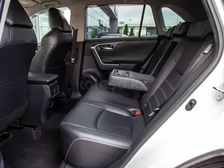 Toyota RAV4 Prestige 2021 года за 15 900 000 тг. в Алматы – фото 11