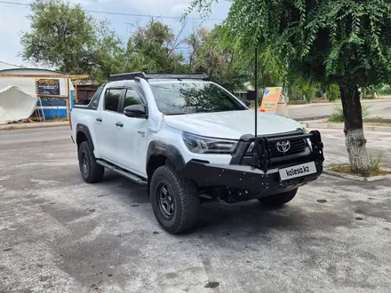 Toyota Hilux 2022 года за 29 000 000 тг. в Алматы