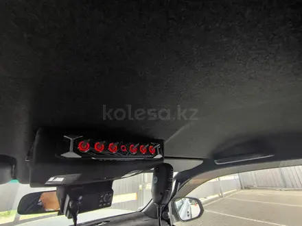 Toyota Hilux 2022 года за 29 000 000 тг. в Алматы – фото 42