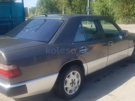 Mercedes-Benz E 230 1991 года за 1 200 000 тг. в Алматы – фото 2