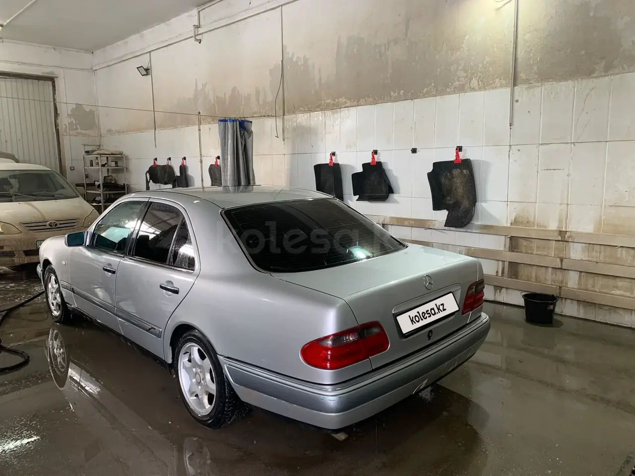 Mercedes-Benz E-Class, 1996
