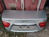 Крышка багажа бу оригинал на корейские марк машин KIA HYUNDAI за 10 000 тг. в Шымкент