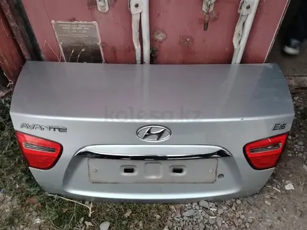 Крышка багажа бу оригинал на корейские марк машин KIA HYUNDAI за 10 000 тг. в Шымкент