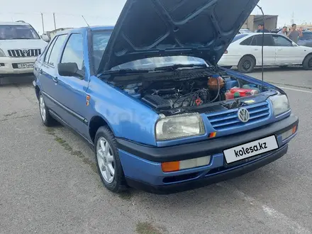 Volkswagen Vento 1992 года за 1 400 000 тг. в Тараз – фото 2