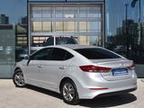 Hyundai Elantra 2018 годаүшін7 390 000 тг. в Астана – фото 3
