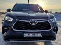 Toyota Highlander 2023 годаүшін25 500 000 тг. в Караганда