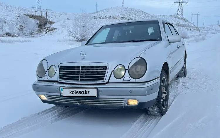 Mercedes-Benz E 220 1997 годаүшін2 400 000 тг. в Жезказган