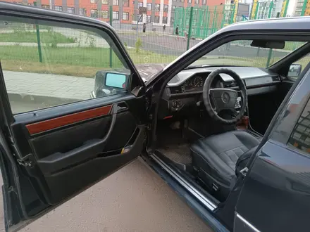 Mercedes-Benz E 220 1995 года за 3 300 000 тг. в Астана – фото 9