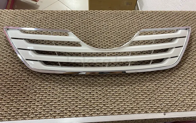 Решетка радиатора Toyota Camry 40 за 15 000 тг. в Астана