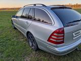 Mercedes-Benz C 180 2002 года за 3 800 000 тг. в Астана – фото 3