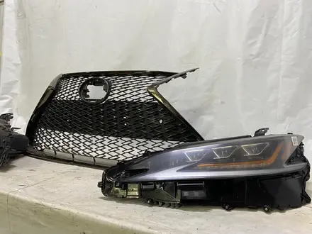 Решетка радиатора Lexus ES F Sport бу оригинал в бампер за 990 тг. в Алматы – фото 2