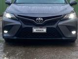 Toyota Camry 2018 года за 8 800 000 тг. в Атырау – фото 2