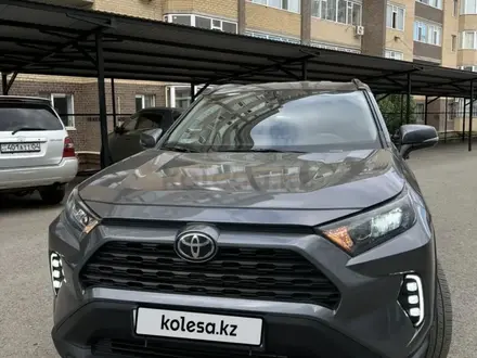 Toyota RAV4 2020 года за 12 000 000 тг. в Актобе