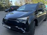 Toyota RAV4 2018 года за 12 300 000 тг. в Алматы – фото 2